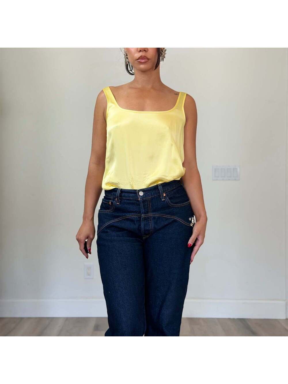 Escada - Picture 9 of 9